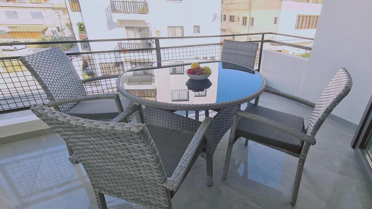 Stay Centro Apartment Larnaca Luaran gambar