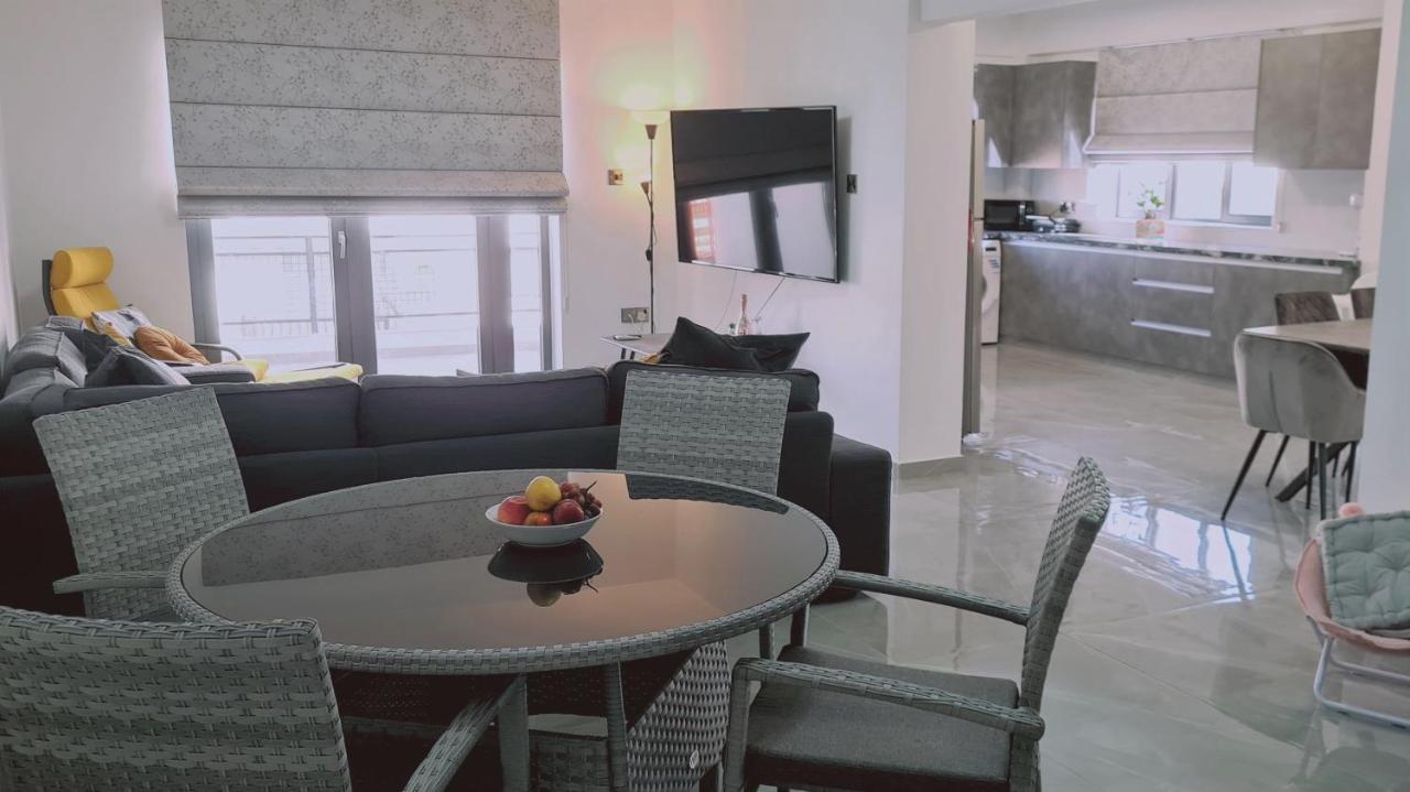 Stay Centro Apartment Larnaca Luaran gambar